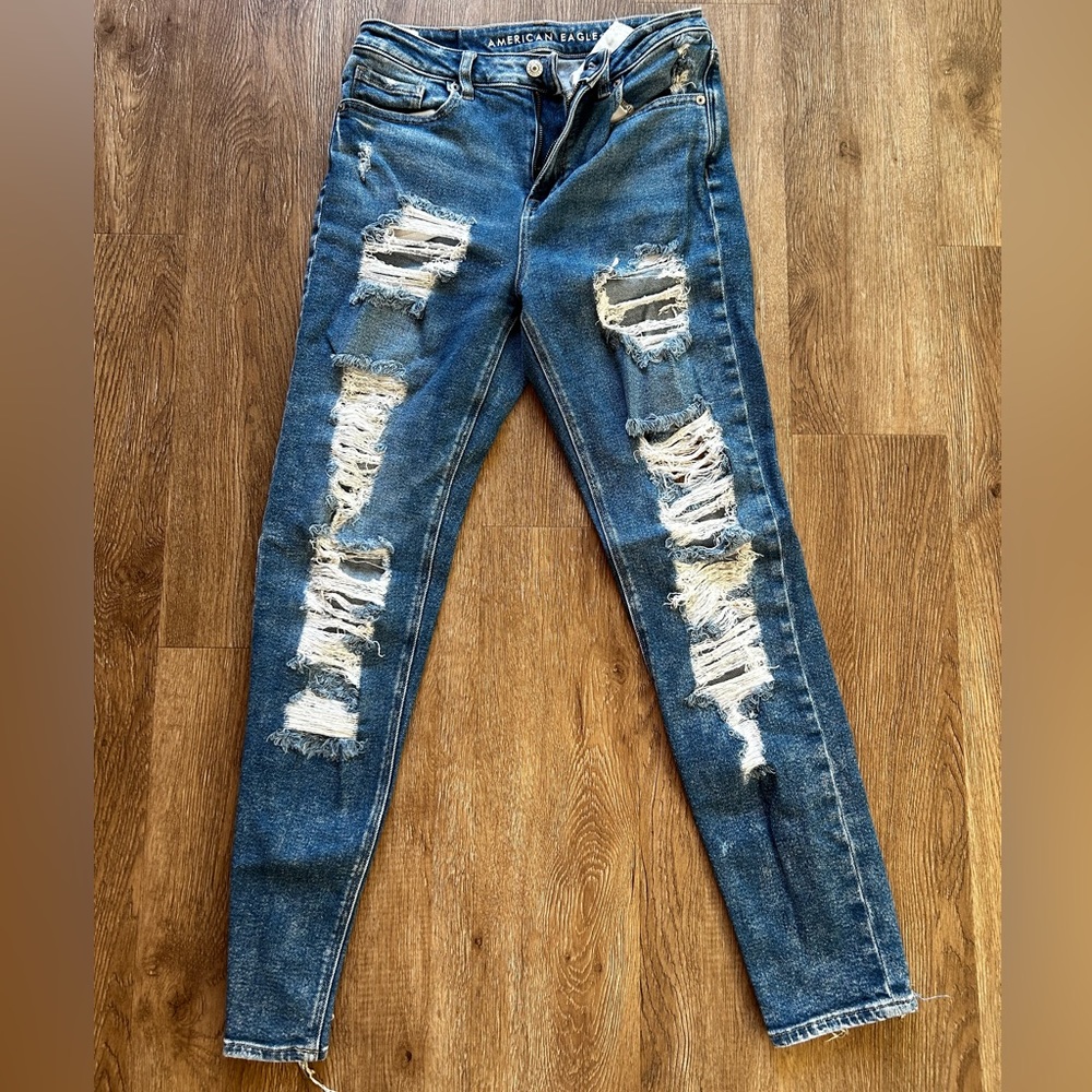 American Eagle Stretch ripped straight Jeans size 2